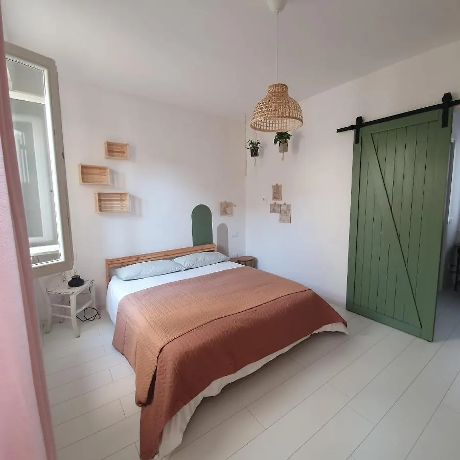 Castano Primo Malpensa - Independent Double Room & Bathroom בית הארחה