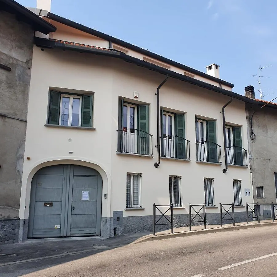 Malpensa - Independent Double Room & Bathroom Castano Primo Pensionat