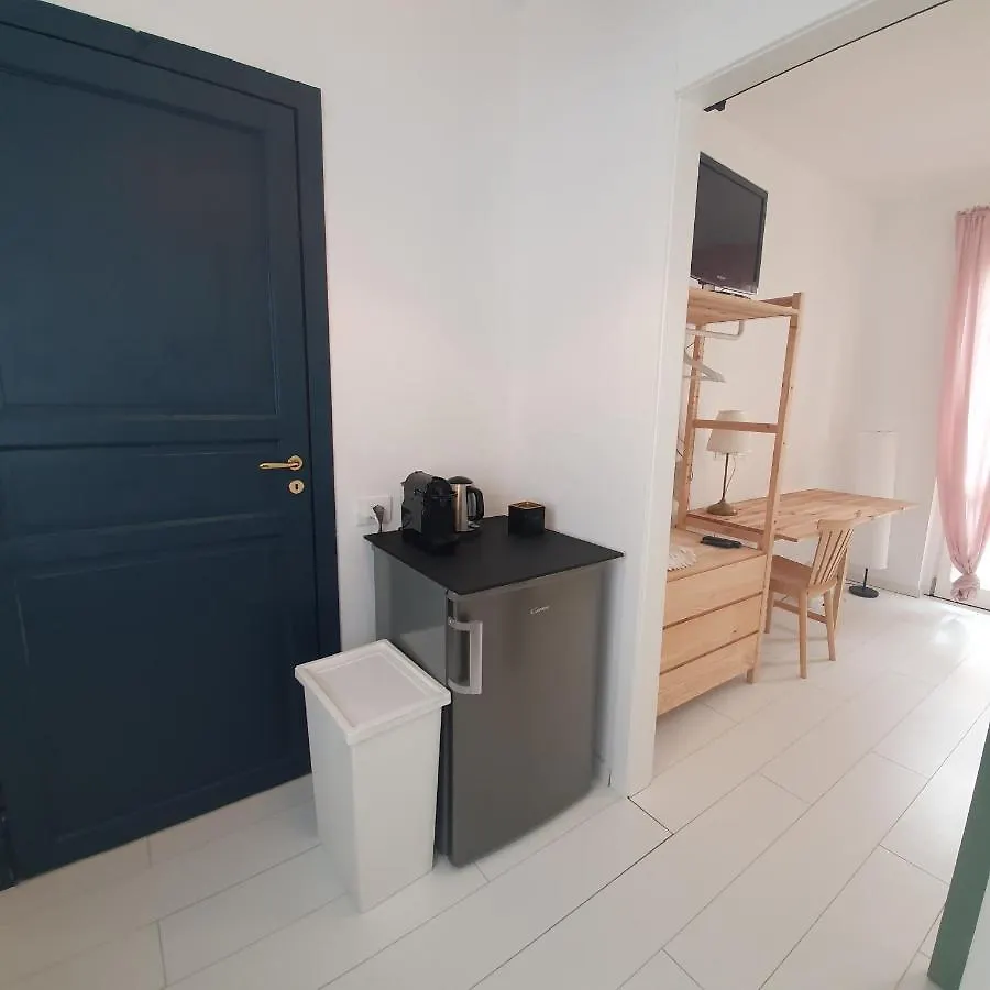 Pensionat Malpensa - Independent Double Room & Bathroom Castano Primo Italien